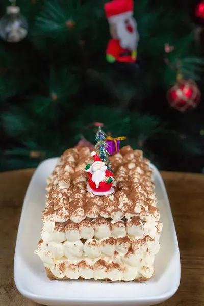 Tradicional Pastel Navidad Yule Log Con Crema Vainilla Cacao Imagen de archivo