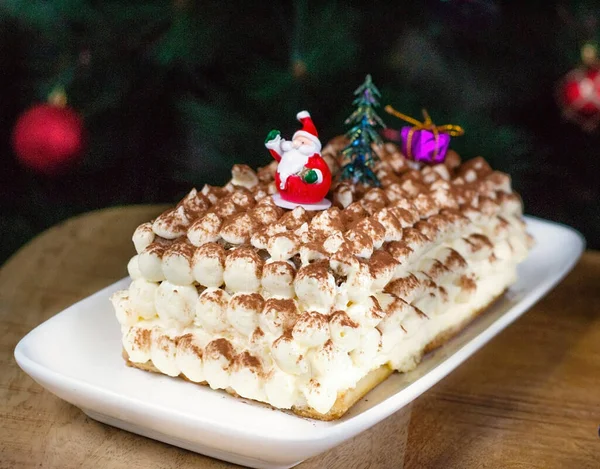 Traditionele Kerstcake Yule Log Met Vanille Room Cacao Stockfoto