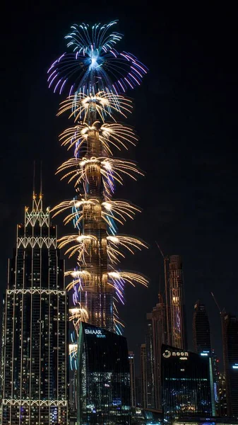 Dubai Uae Circa 2022 迪拜现代城市的全景 晚上在Burj Khalifa的烟花表演 — 图库照片