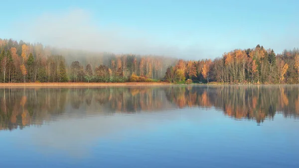 stock image Fog on shores of Finnish Tuusula lake: morning, autumn, calm.