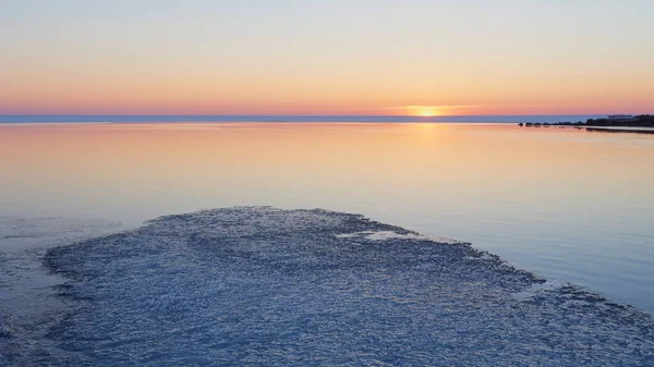 Resto Gelo Derrete Costa Golfo Finlândia Mar Báltico Pôr Sol — Fotografia de Stock