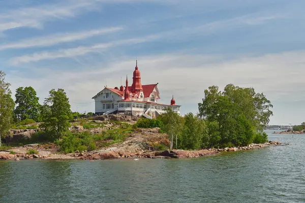 Finlandiya, Helsinki - 16 Temmuz 2023. Avrupa Helsinki şehrinde Kaivopuisto yakınlarında 