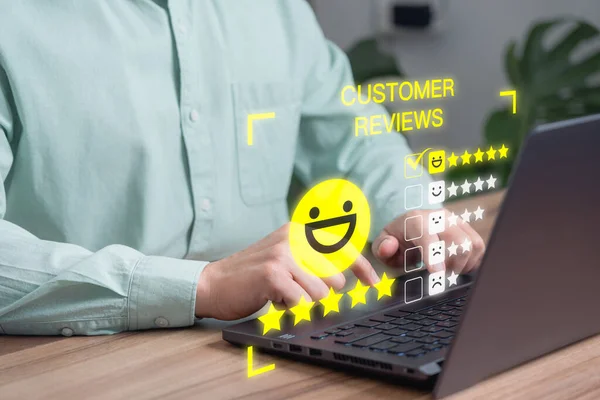Man Hand Using Computer Laptop Pop Smiley Face Five Star — Foto Stock