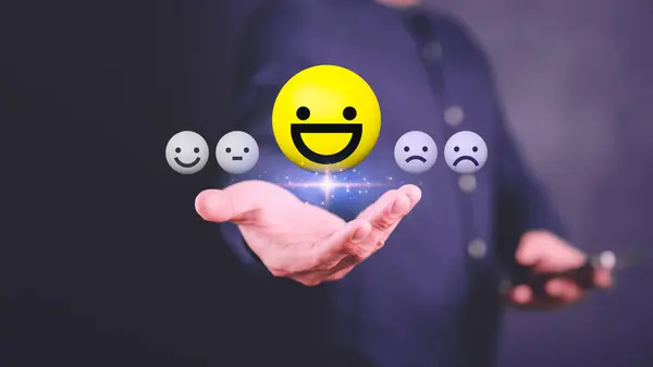 Mão Cliente Mostrando Ícone Rosto Sorriso Feliz Boa Avaliação Feedback — Fotografia de Stock