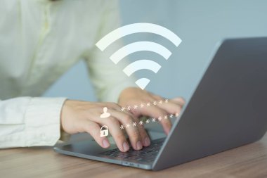 Kullanıcı kablosuz internete bağlanmak için bir bilgisayar dizüstü bilgisayar kullanıyor ama kablosuz veya parola yanlış ve dijital veri formu web sitesi yüklenmeyi bekliyor, kablosuz ağa bağlanmayı bekleme konsepti teknolojisi.