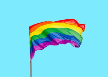 LGBT Gurur Ayı, gökkuşağı bayrağı dalgalanması. Özgürlük gay konsepti. nesne kesimi, kırpma yolu izole.