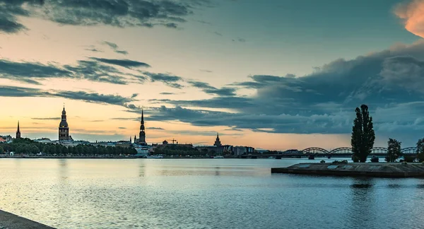 Színes Napkelte Vízparti Kilátás Riga Történelmi Negyedében Főváros Lettország Kínál — Stock Fotó