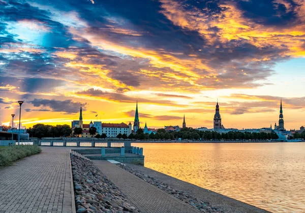 Colorful Sunrise Waterfront View Historical District Riga Capital City Latvia — Stock Photo, Image