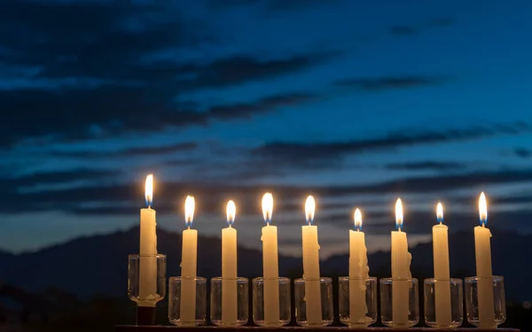 Menorah Com Luz Velas Símbolo Tradicional Para Hanukkah Holiday — Fotografia de Stock