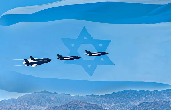 独立日期间 以色列国旗与现代军事人员飞越以色列上空的复合图像 — 图库照片