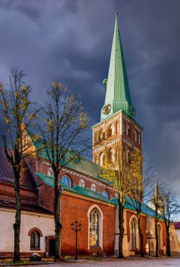 Eski Riga şehrindeki Aziz Jacob Katolik Kilisesi. Kilise Riga 'nın tarihi merkezindeki en ünlü mimari binalardan biridir ve Letonya' daki UNESCO Dünya Mirasları Listesine dahil edilmiştir.