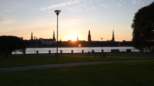 Východ Slunce Nad Historickým Centrem Rigy Hlavní Město Lotyšska Největší — Stock video