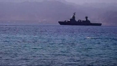 Donanma gemisi Kızıl Deniz 'de devriye geziyor 