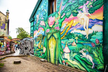 Kopenhag, Danimarka Ağustos, 15: Kopenhag 'daki otonom Christiania kasabasının girişindeki ünlü yeşil ev, .