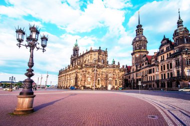 Almanya 'nın Dresden kentindeki Katolik Mahkeme Kilisesi (Katholische Hofkirche).