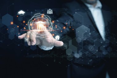 İşadamı ve yatırımcılar kopya alanı olan bankacılık ikonuna dokunuyorlar. Analiz, strateji pazarlaması ve gelecekte büyümek için yatırım.