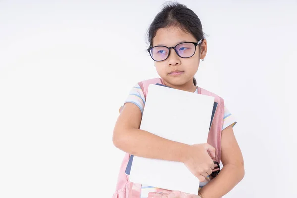 Pembe Sırt Çantalı Gözlüklü Asyalı Kızlar Okulda Beyaz Arka Planda — Stok fotoğraf