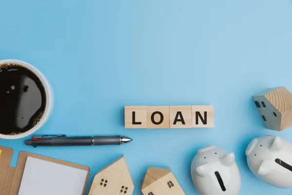 Simpan Uang Investasi Keuangan Konsep Pinjaman Loan Pada Kayu Batu — Stok Foto