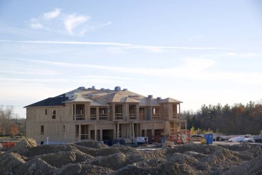 İnşaat faaliyetleri olan yeni bir konut alanı