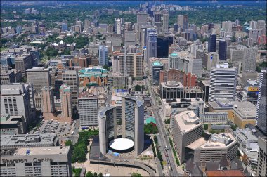 Toronto, Ontario, Kanada şehir merkezi üzerinde gerçek bir manzara. Toronto 'nun kuzeydeki Ontario Gölü' nden kuş bakışı görüntüsü.