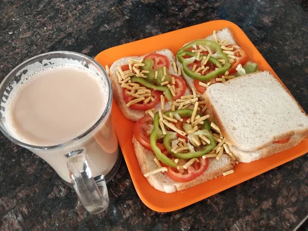 Sandwich Végétarien Composé Pain Tomates Capsicum Usage Multiple — Photo