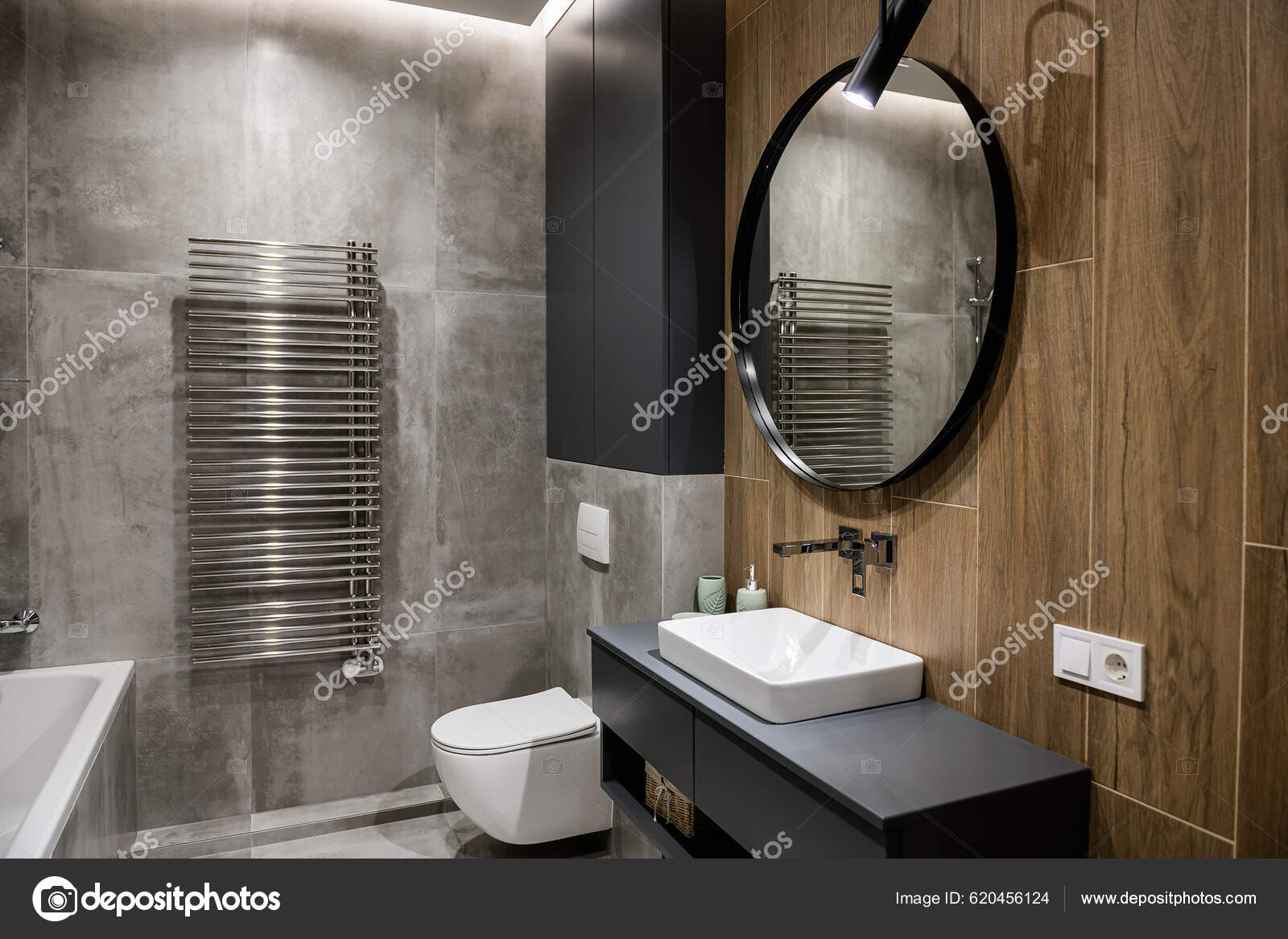 Κομψό Εσωτερικό Σχεδιασμό Του Μπάνιου Στο Διαμέρισμα — Φωτογραφία Αρχείου ©  ptovtyn@gmail.com #620456124