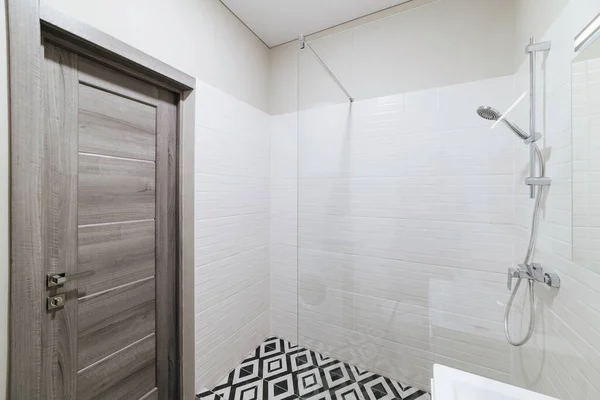 Design Interiores Elegante Banheiro Com Azulejos Leves — Fotografia de Stock