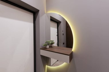 Koridorun yeni iç tasarımı. Ayna ve ışıklandırmayla birlikte.