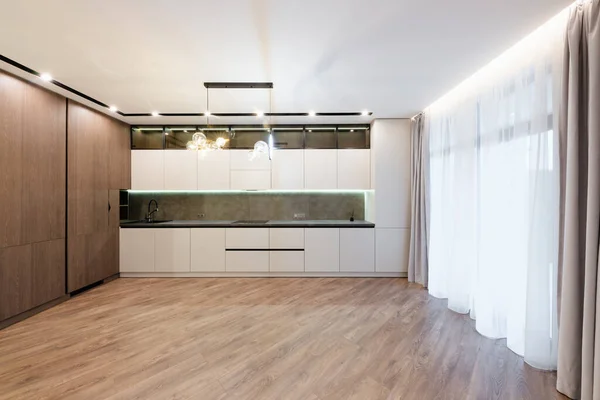 Diseño Interior Una Gran Cocina Estudio Con Fachadas Claras Oscuras —  Fotos de Stock