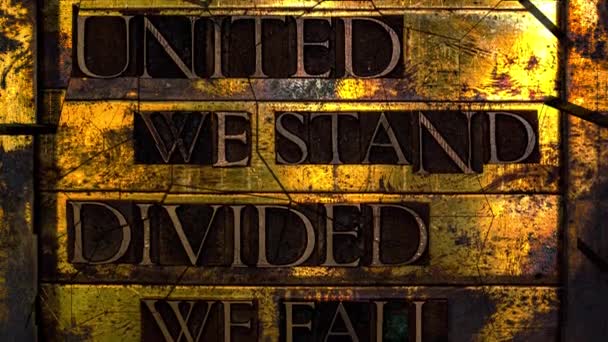 United Stand Divided Fall Texto Formado Con Letras Tipográficas Auténticas — Vídeo de stock