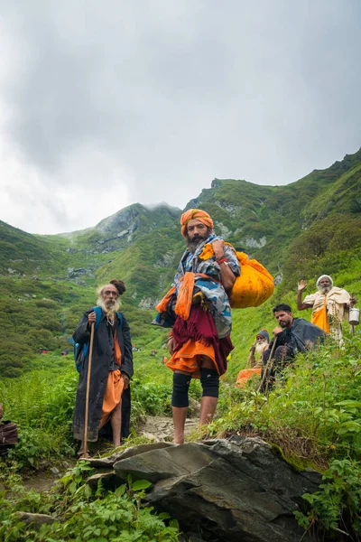 Luglio 2022 Himachal Pradesh India Himalayan Sadhus Trekking Montagna Durante — Foto Stock