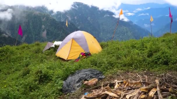Julio 2022 Himachal Pradesh India Tiendas Campamentos Con Hermosos Paisajes — Vídeo de stock