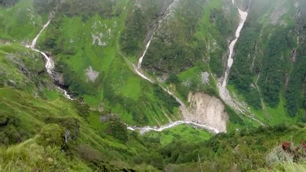 Belle Cime Montagne Cascate Sullo Sfondo Shrikhand Mahadev Kailash Himalaya — Video Stock