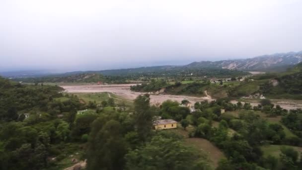 Nehir Vadisinin Dışında Mata Vaishno Devi Tapınağı Seyahat Ederken Hareket — Stok video