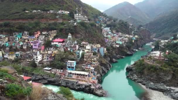 Janeiro 2022 Uttarakhand Índia Fotografia Cinematográfica Confluência Sangam Devprayag Rios — Vídeo de Stock