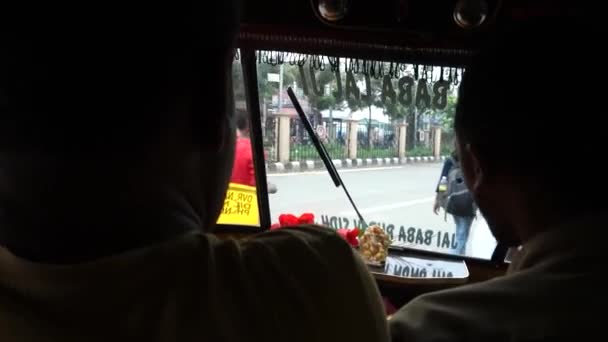 2022年7月5日インドのカトラ ジャム カシミール州 運転者の視点で馬田牛頭神社への自動車人力車 — ストック動画