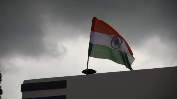 Uttarakhand Ινδία Αυγούστου 2023 Στέγη Κατοικιών Στολισμένο Σημαία Τρίχρωμη Γιορτάζει — Αρχείο Βίντεο