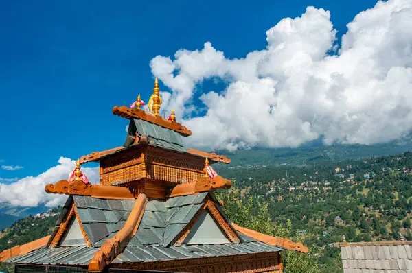 Templo Budista Azotea Medio Montañas Escénicas Reckong Peo Himachal Pradesh — Foto de Stock
