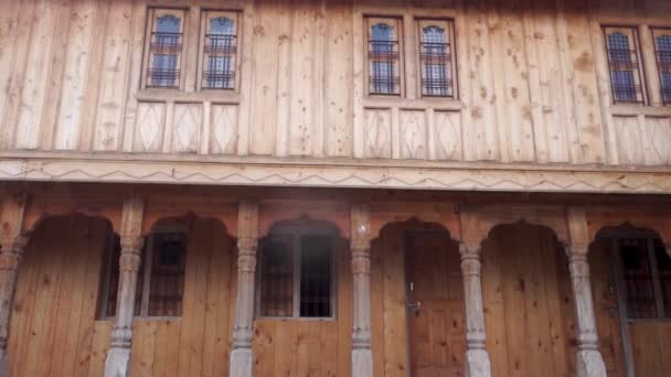 Sikt Vintage Hus Garhwal Arkitektur Snidade Från Deodar Cedar Landsbygden — Stockvideo