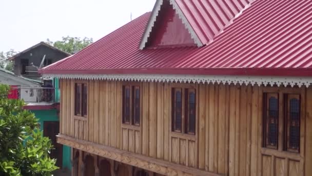 Widok Zabytkowego Domu Architektura Garhwal Rzeźbione Deodar Cedar Wsi Uttarakhand — Wideo stockowe