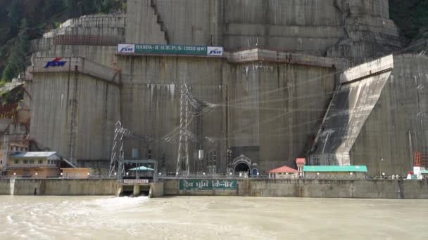 2023年8月30日 インドのヒマハル プラデシュ ヒマハルプラデシュのキンヌールのサトゥルジュ川におけるJswのバッパIi水力発電プロジェクト — ストック動画