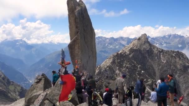 Srpna 2023 Himachal Pradesh Indie Oddaní Modlící Rock Shivling Součást — Stock video