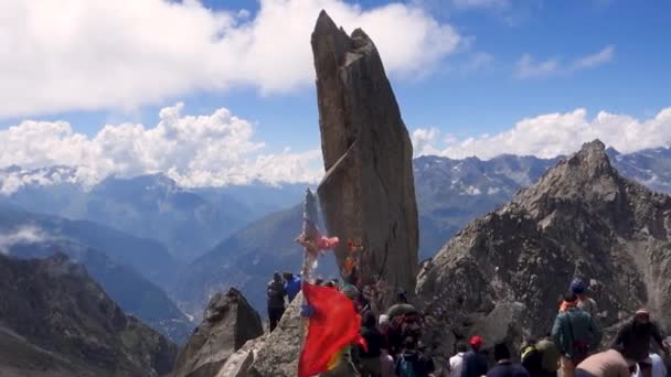 Août 2023 Himachal Pradesh Inde Des Dévots Prient Rock Shivling — Video