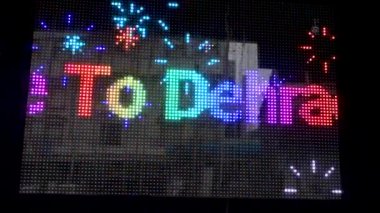 Smart City Showcase: Real-time Information ile Dijital Ekran Bilgileri, Dehradun, Başkent Uttarakhand, Hindistan - Kentsel Gelişim ve Modern Teknoloji Konseptleri için Stock Media