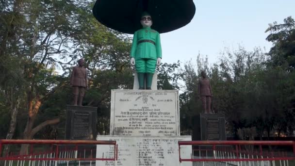 2023年6月28日 印度Uttarakhand Dehradun市Gandhi公园的自由战士Netaji Subhash Chandra Bose雕像 — 图库视频影像