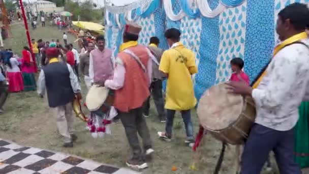 2023年12月25日 ウッタルカンド インド テヘリ ガーウォール ウッタルカンド インドにおける伝統的な祭典 ダールやダモのような地元の音楽器具 — ストック動画