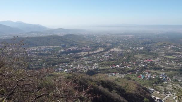 Panoramatický Dehradun Pohled Rozsáhlé Rozšíření Města Dehradun Vrcholu Hory Mussoorie — Stock video