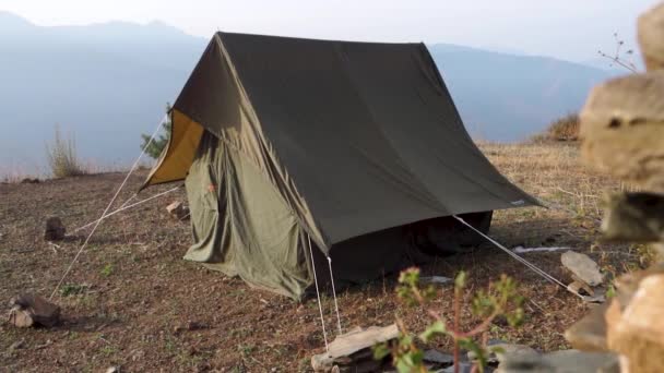 Naturskön Camping Ett Stort Levande Tält Inbäddat Nag Tibbas Himalaya — Stockvideo