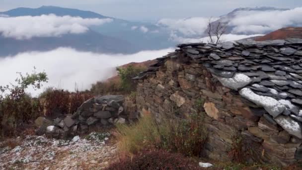 Tradycyjna Kamienna Chatka Pod Gwiazdami Regionie Himalajów Garhwal Uttarakhand Indiach — Wideo stockowe