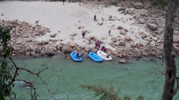 Febrero 2024 Rishikesh Uttarakhand India Expedición Rafting Ganges Preparaciones Aventureras — Vídeos de Stock